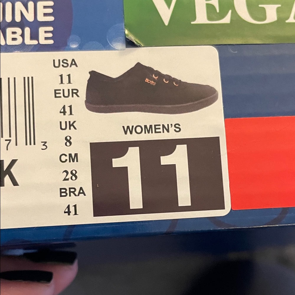 Skechers Women's Black Sneakers B CUTE 11W
Vegan